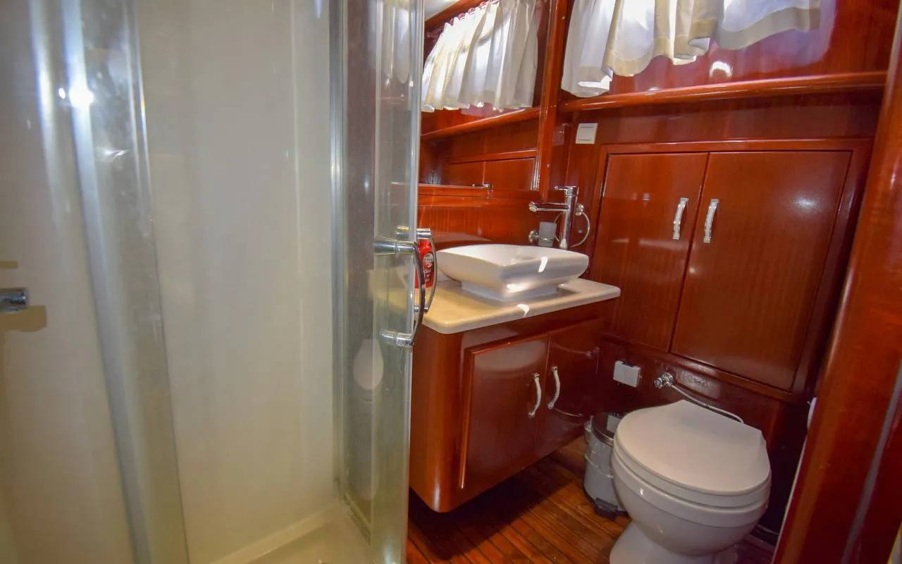 Gulet Perla Del Mar 1 - Bathroom